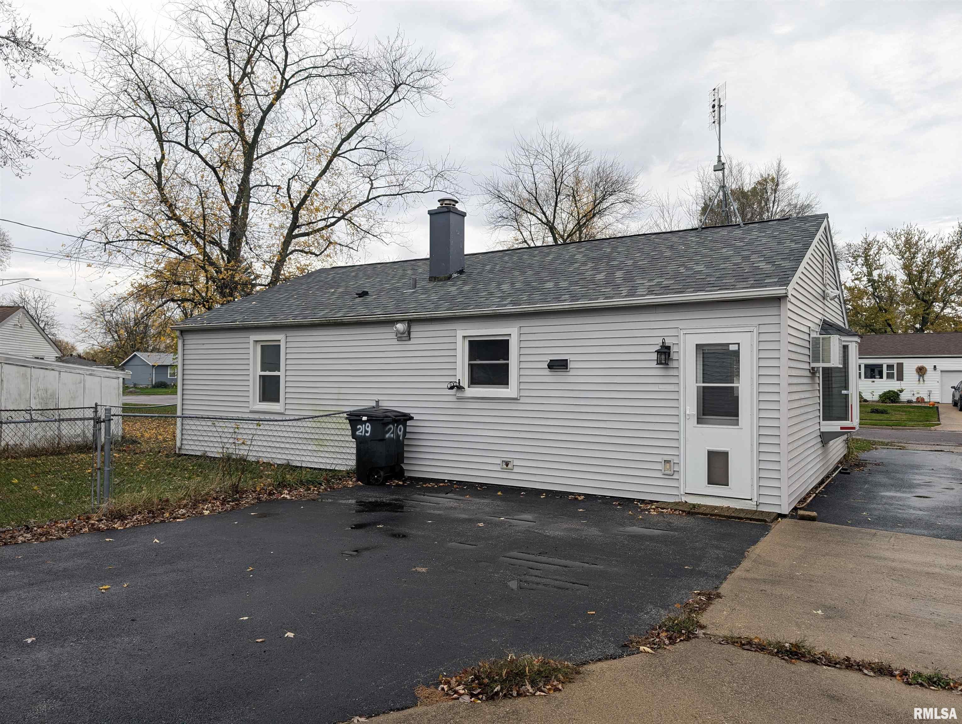 219 Radisson Road Marquette Heights, IL 61554 - Photo 21 of 26 Gallery Image 21