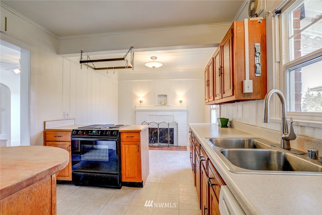 10101 Renton Avenue South Seattle, WA 98178 - Photo 11 of 25 Gallery Image 11