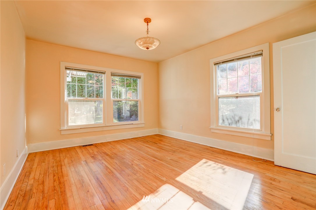 10101 Renton Avenue South Seattle, WA 98178 - Photo 12 of 25 Gallery Image 12