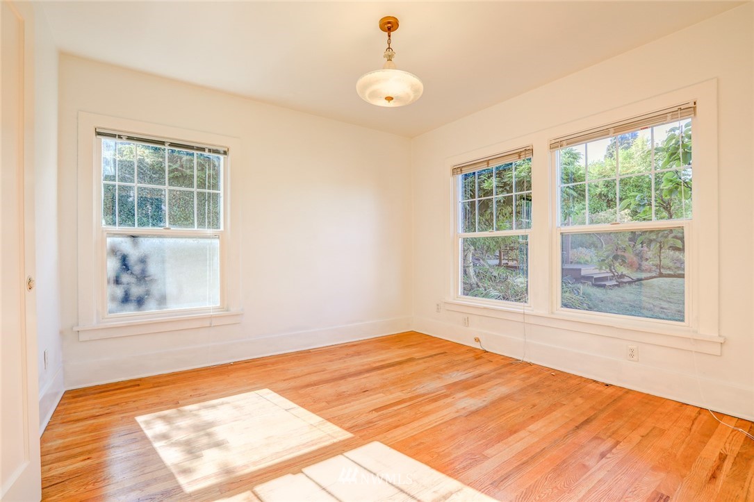 10101 Renton Avenue South Seattle, WA 98178 - Photo 16 of 25 Gallery Image 16