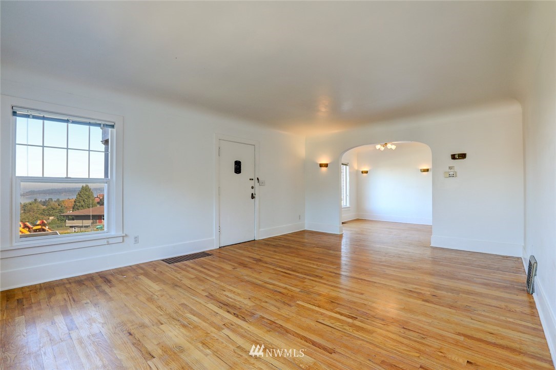 10101 Renton Avenue South Seattle, WA 98178 - Photo 7 of 25 Gallery Image 7