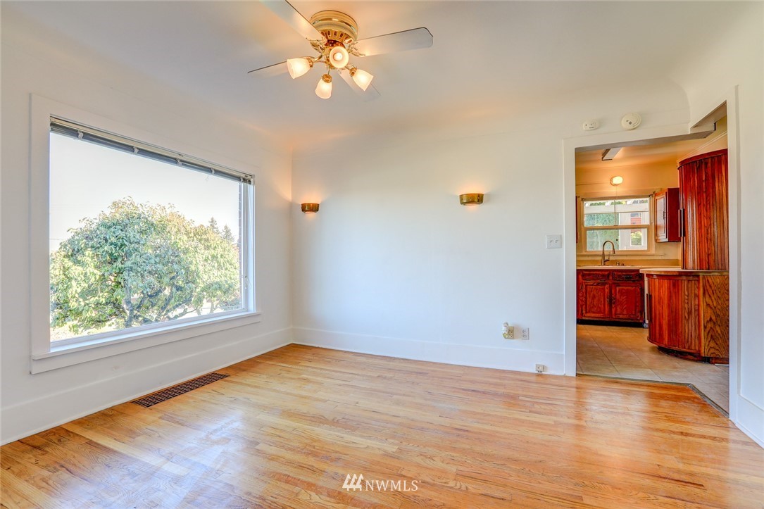 10101 Renton Avenue South Seattle, WA 98178 - Photo 9 of 25 Gallery Image 9