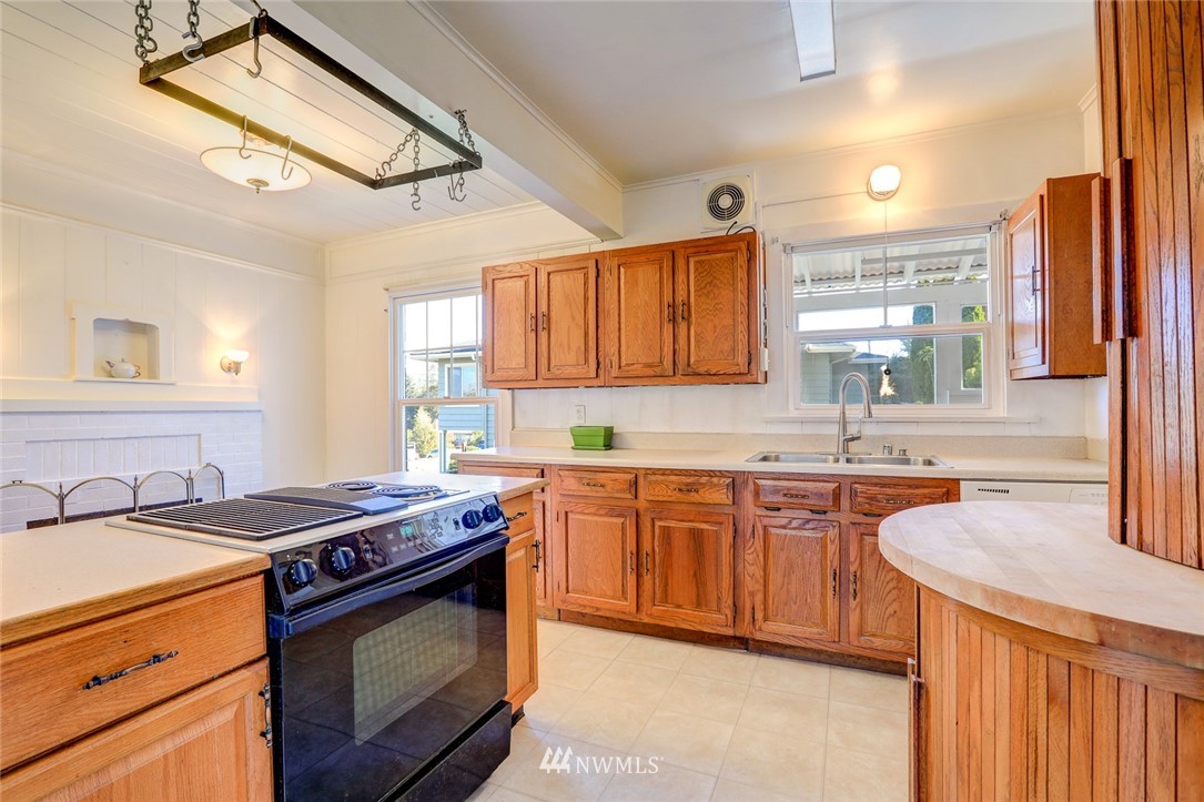 10101 Renton Avenue South Seattle, WA 98178 - Photo 10 of 25 Gallery Image 10