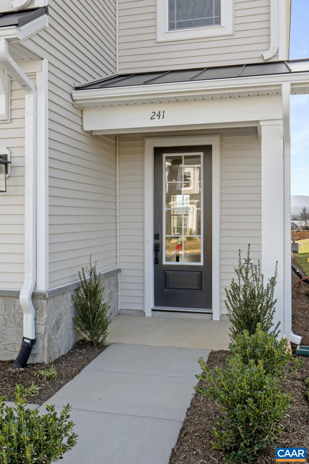 241 Ridgeline Drive Waynesboro, VA 22980 - Photo 4 of 43 Gallery Image 4
