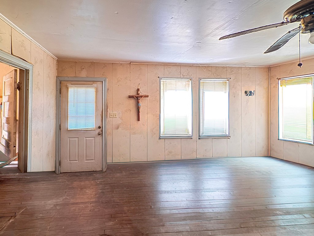 807 7th Street Rosenberg, TX 77471 - Photo 4 of 10