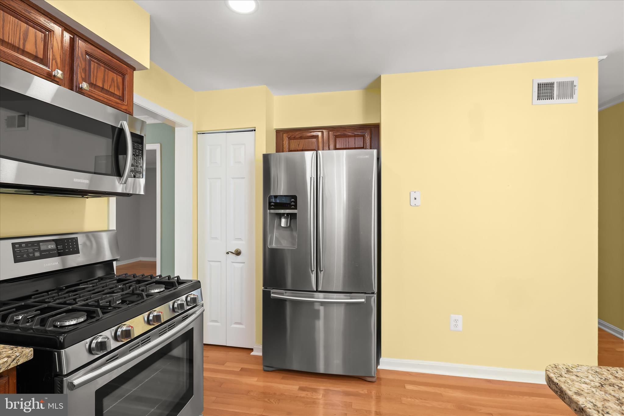 17 Woonsockett Court Silver Spring, MD 20905 - Photo 19 of 54 Kitchen