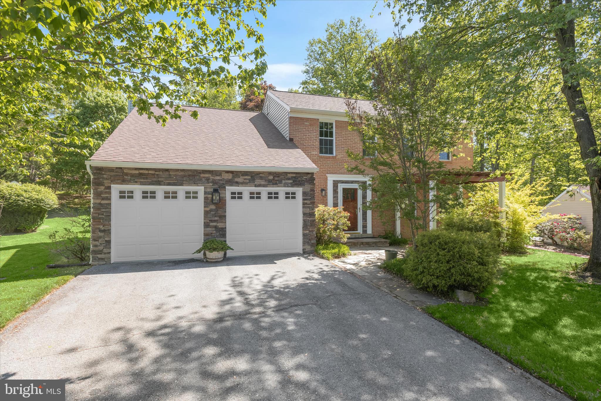17 Woonsockett Court Silver Spring, MD 20905 - Photo 2 of 54 17 Woonsockett Ct