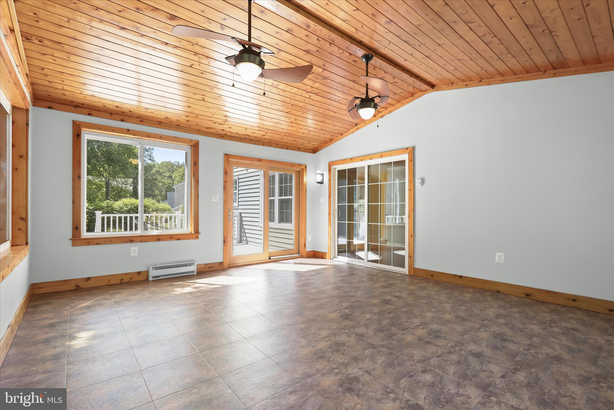 17 Woonsockett Court Silver Spring, MD 20905 - Photo 25 of 54 Bonus All-Season Room