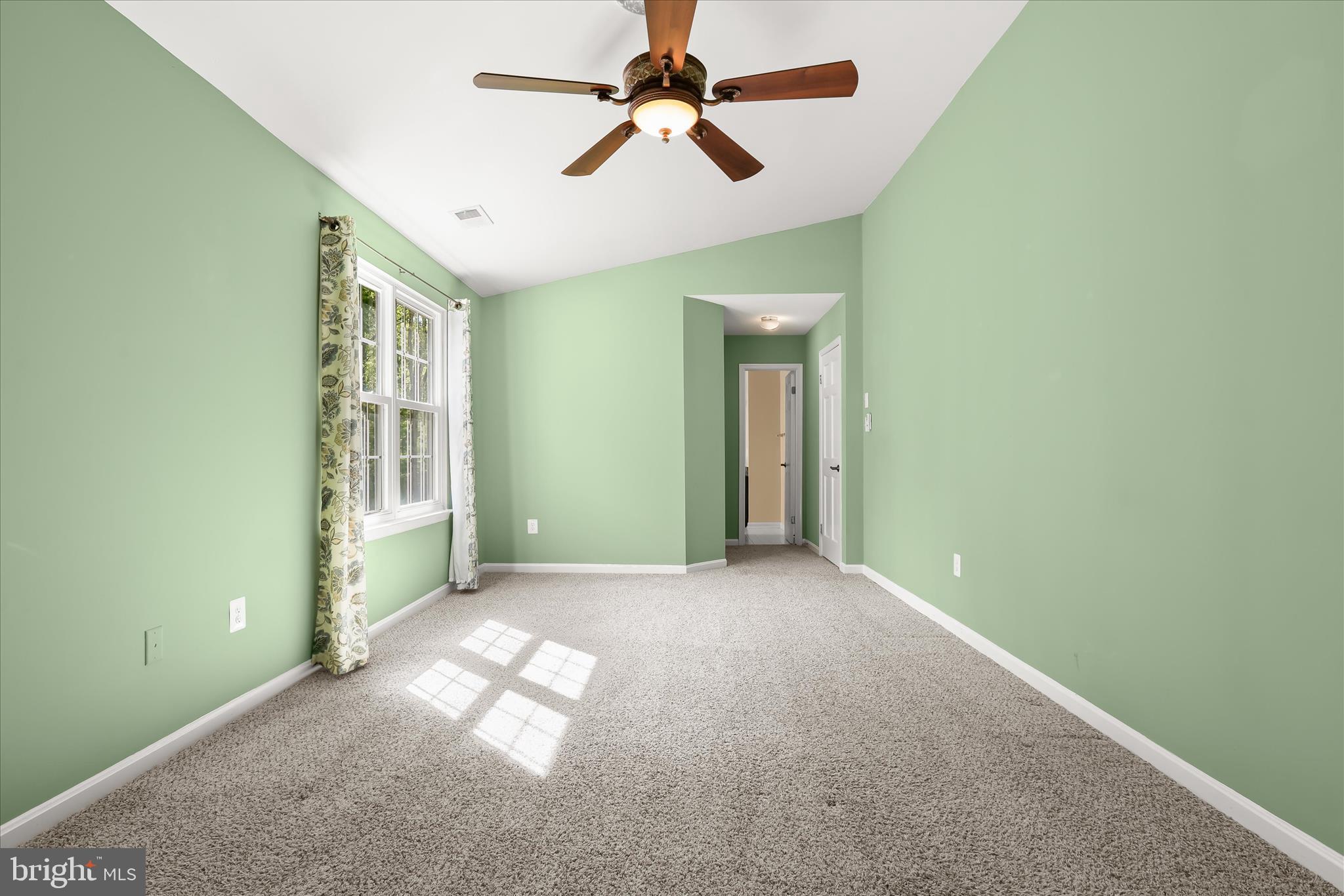 17 Woonsockett Court Silver Spring, MD 20905 - Photo 30 of 54 Upper Level Primary Bedroom