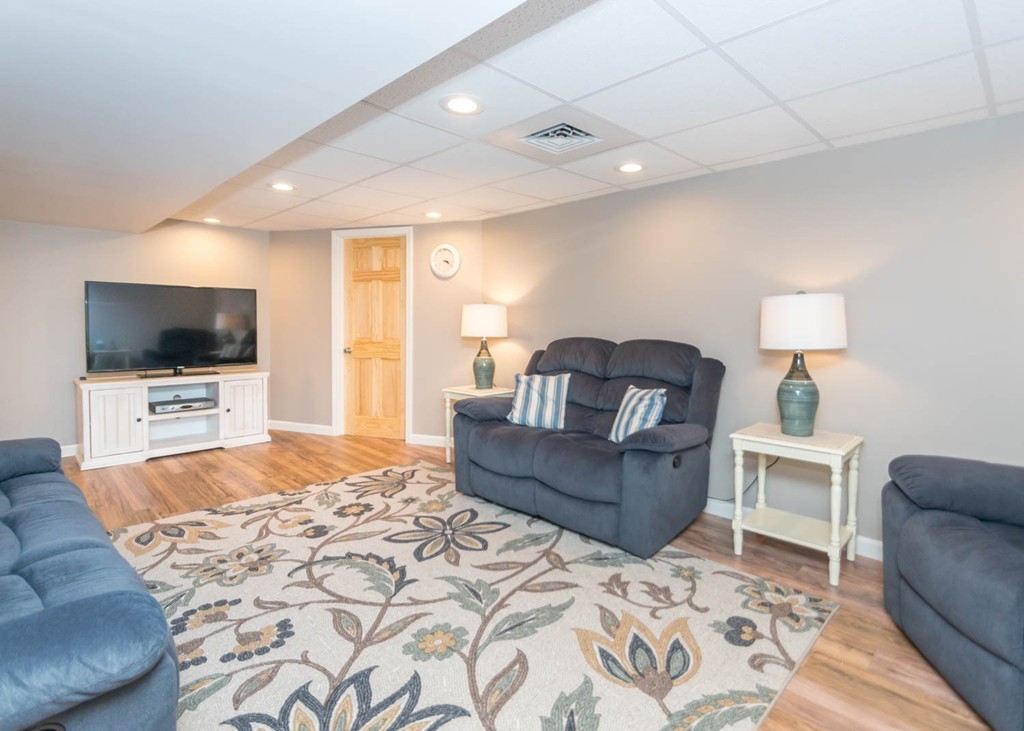 824 Trapelo Road Waltham, MA 02452 - Photo 16 of 21 Gallery Image 16