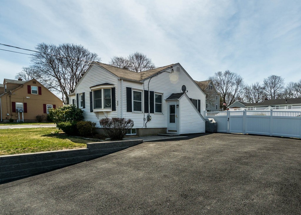 824 Trapelo Road Waltham, MA 02452 - Photo 20 of 21 Gallery Image 20