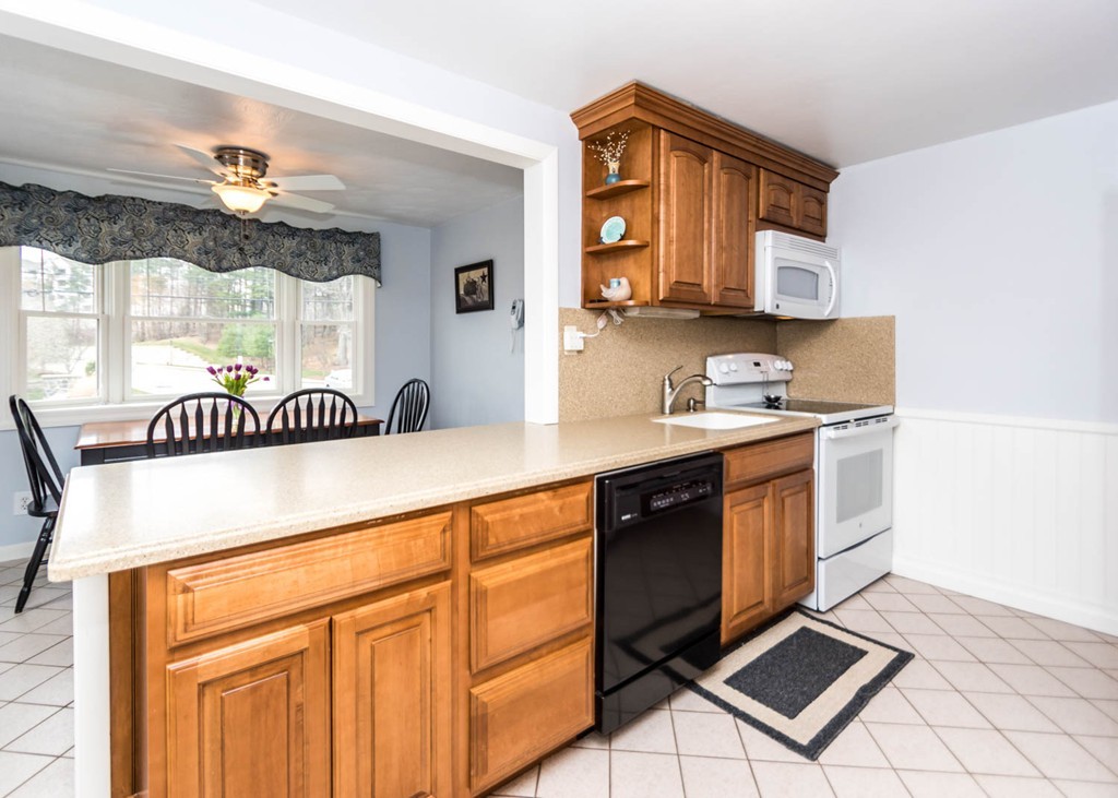 824 Trapelo Road Waltham, MA 02452 - Photo 3 of 21 Gallery Image 3