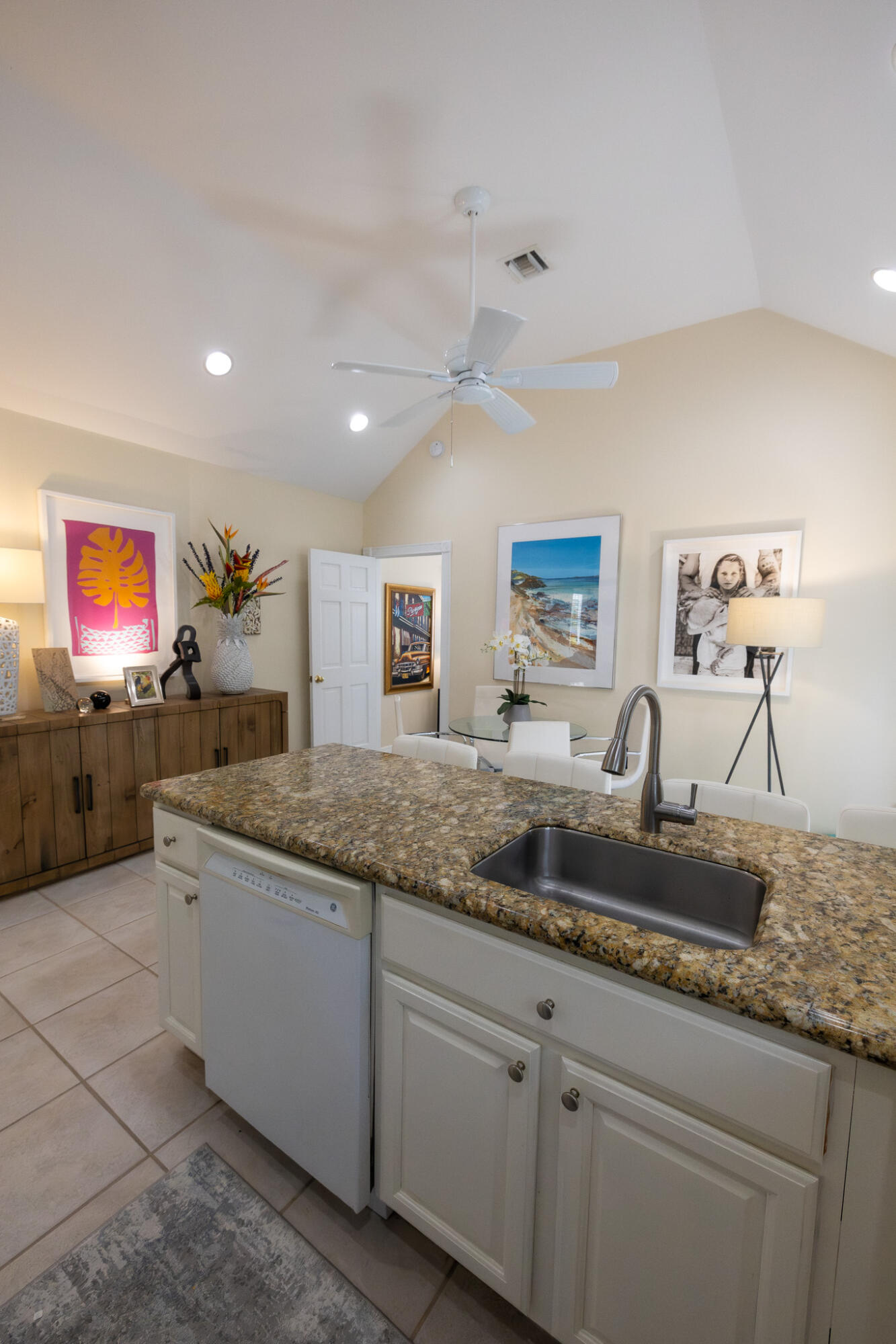 1012 Packer Street, Unit 7A Key West, FL 33040 - Photo 11 of 29 474A9735