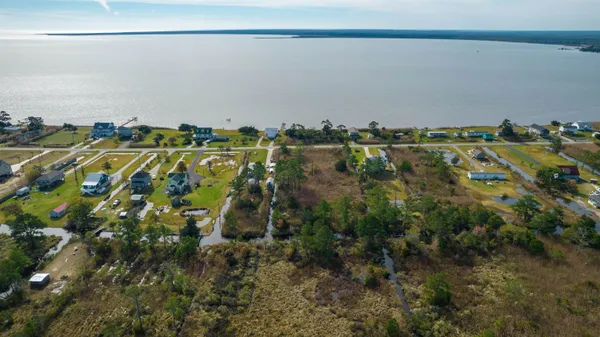 $162,000 | 172 Bayview Drive, Stumpy Point, NC 27978