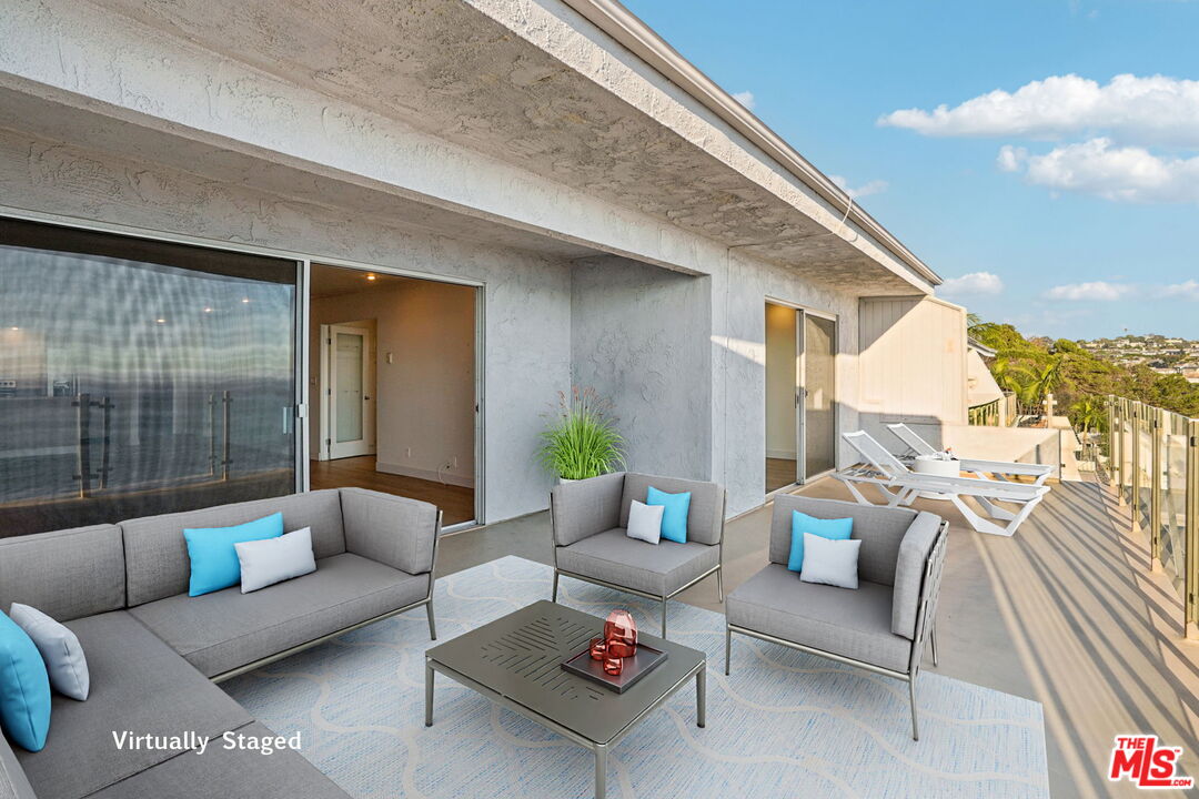 18203 Coastline Drive, Unit 7 Malibu, CA 90265 - Photo 3 of 14