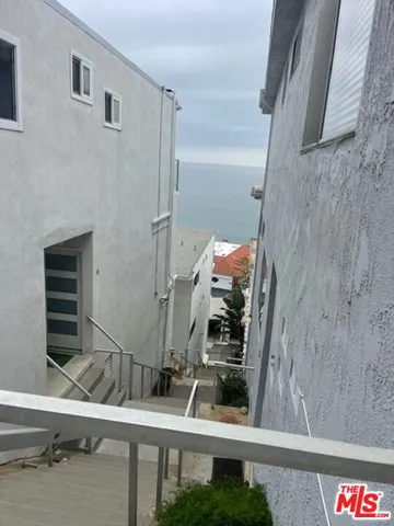 $1,550,000 | 18203 Coastline Drive, Unit 7, Malibu, CA 90265