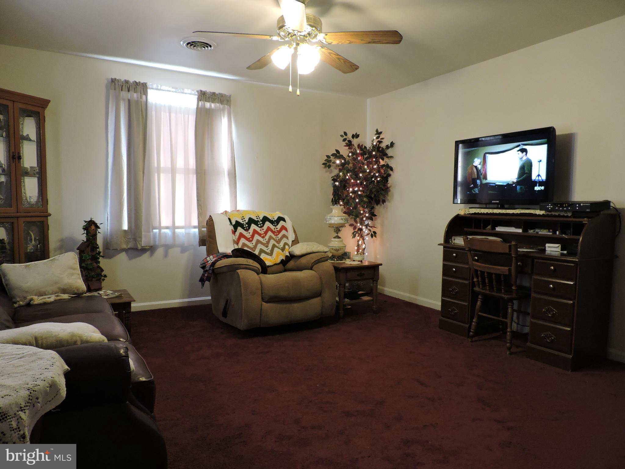 704 Interval Road Hagerstown, MD 21740 - Photo 10 of 30 Living Room