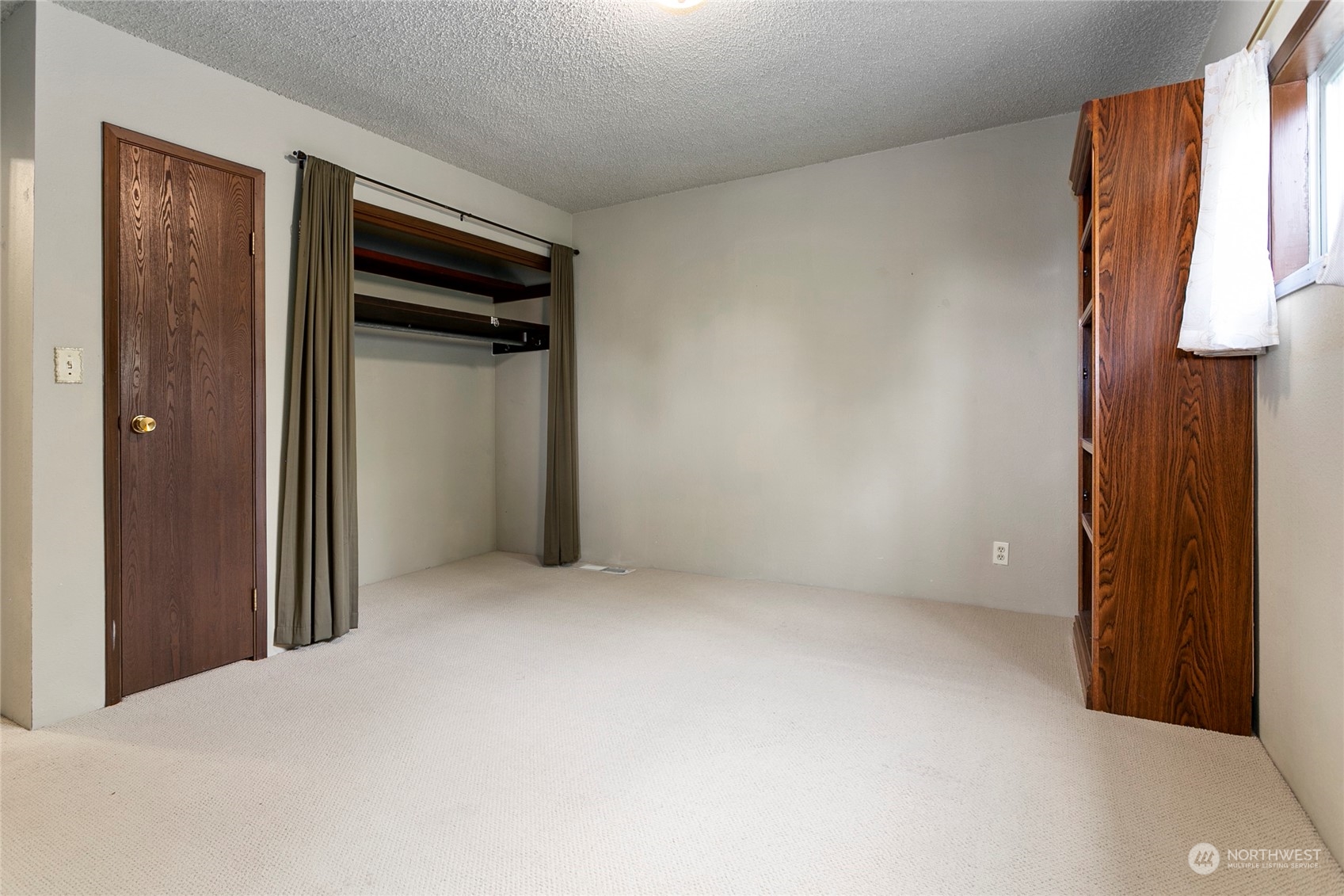 2219 Mt Baker Highway Bellingham, WA 98226 - Photo 19 of 39 a view of an empty room with a closet