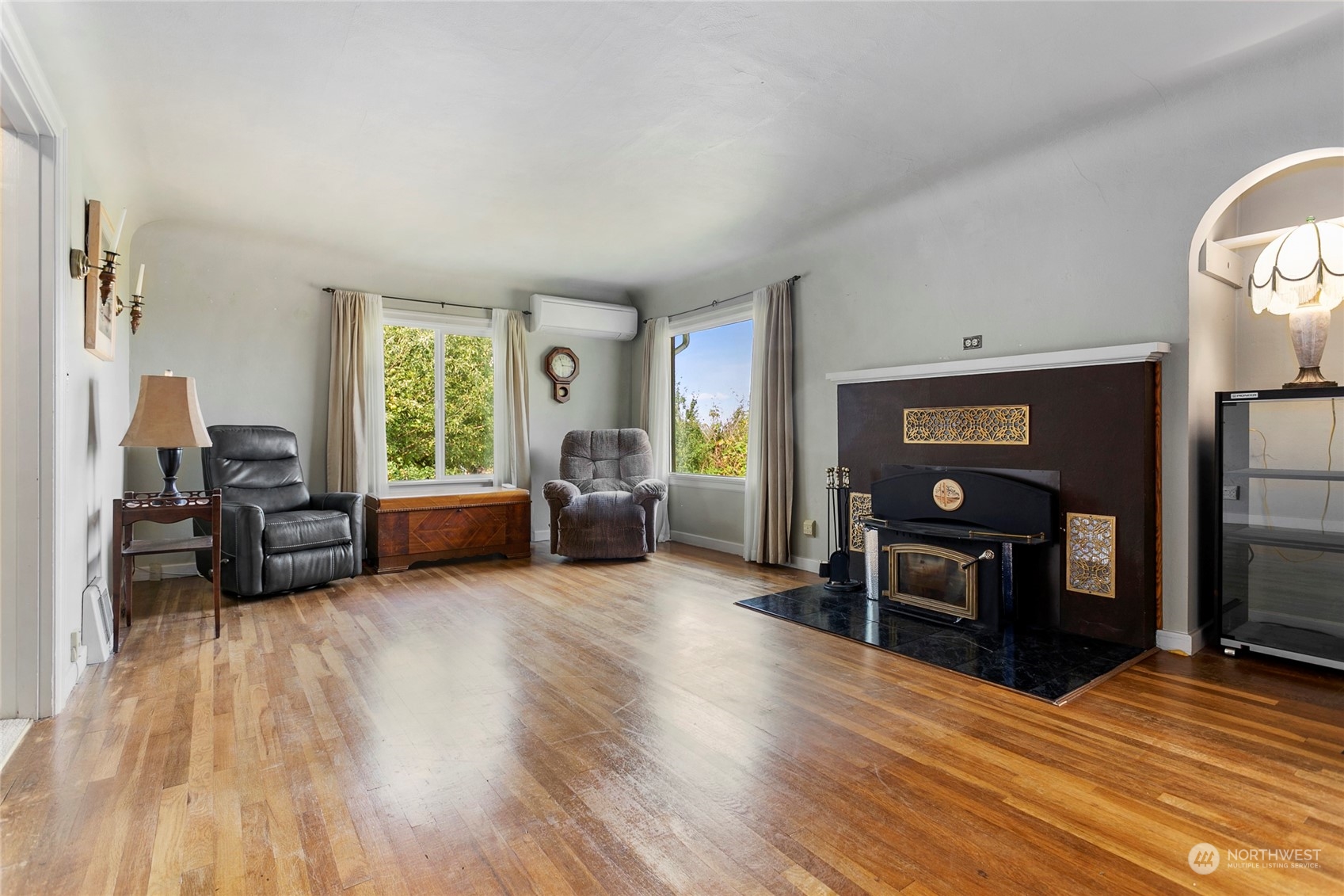 2219 Mt Baker Highway Bellingham, WA 98226 - Photo 5 of 39 a living room with furniture and a flat screen tv