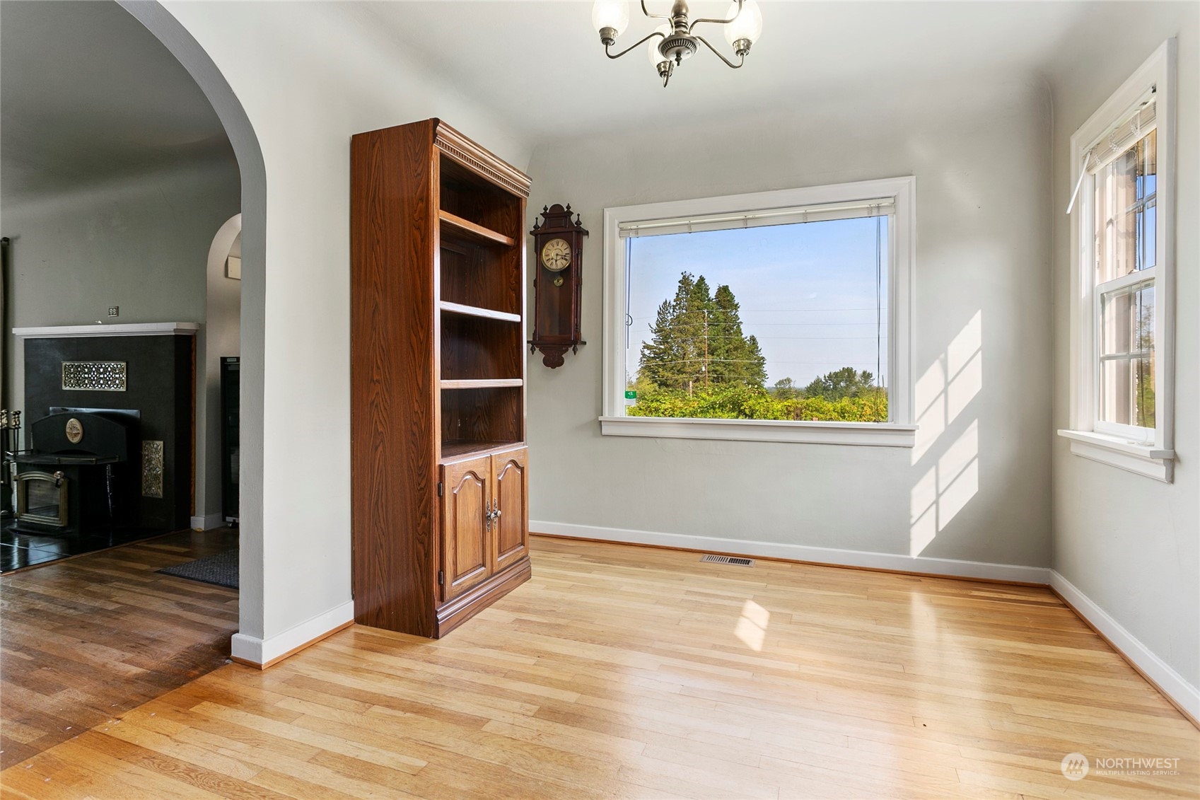 2219 Mt Baker Highway Bellingham, WA 98226 - Photo 7 of 39 an empty room with windows and closet