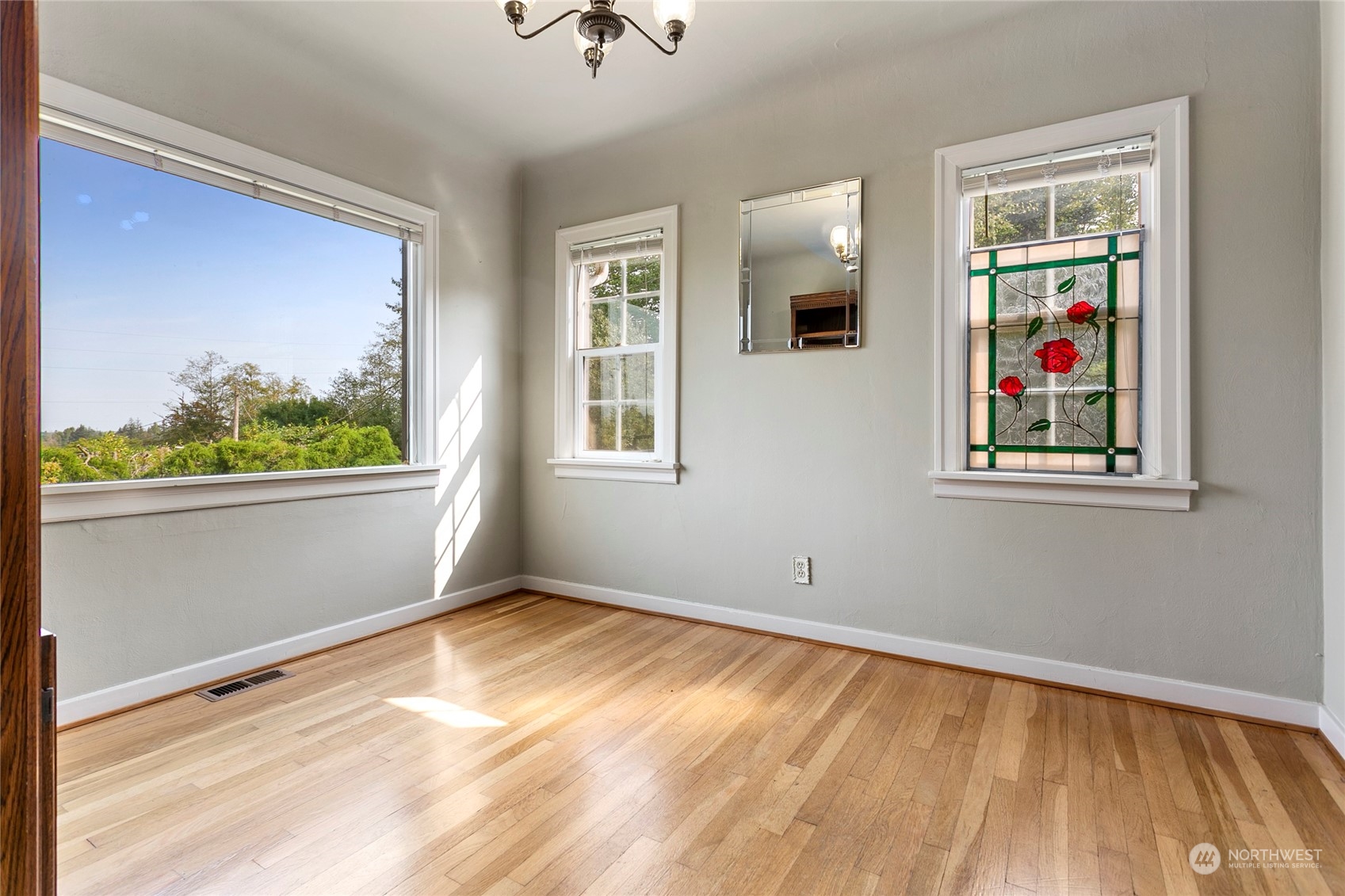 2219 Mt Baker Highway Bellingham, WA 98226 - Photo 8 of 39 a view of an empty room with window