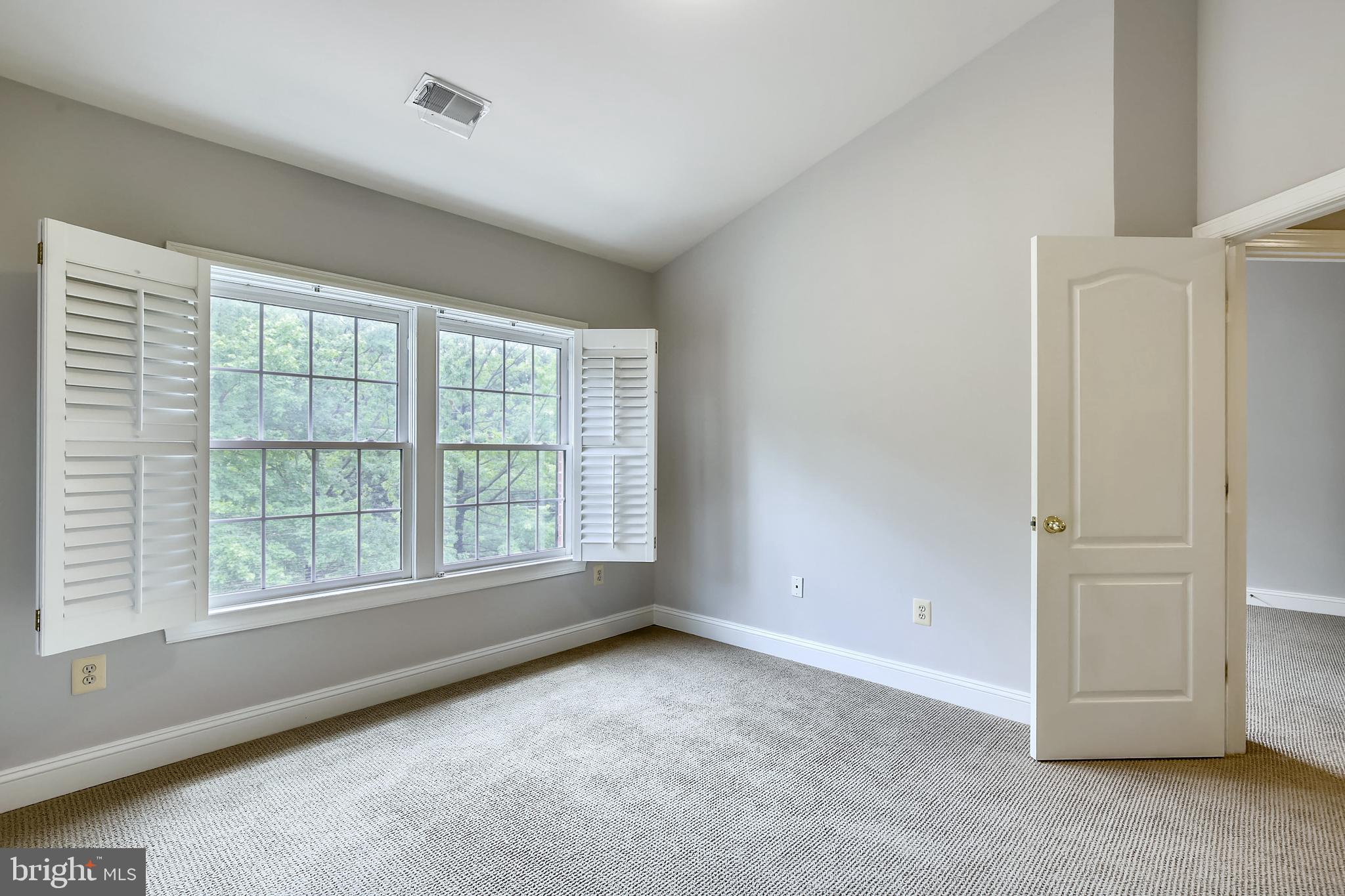 10555 Tuckerman Heights Circle North Bethesda, MD 20852 - Photo 38 of 66