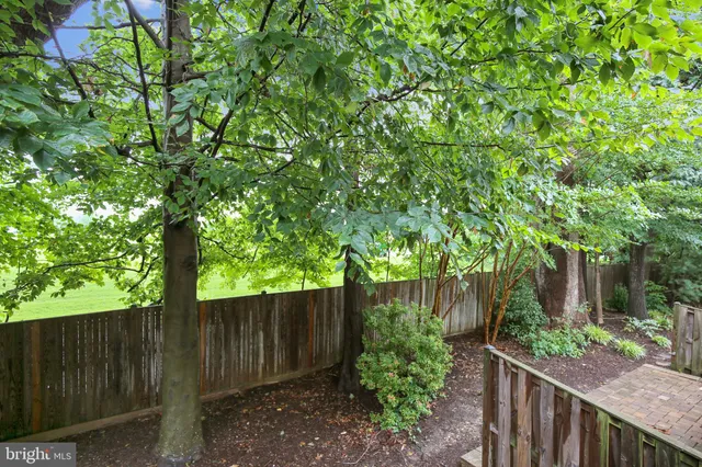 $4,100 | 10555 Tuckerman Heights Circle, North Bethesda, MD 20852