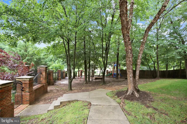 $4,100 | 10555 Tuckerman Heights Circle, North Bethesda, MD 20852