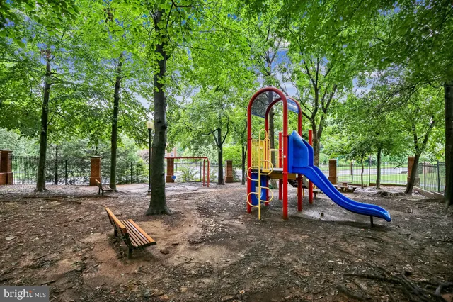 $4,100 | 10555 Tuckerman Heights Circle, North Bethesda, MD 20852