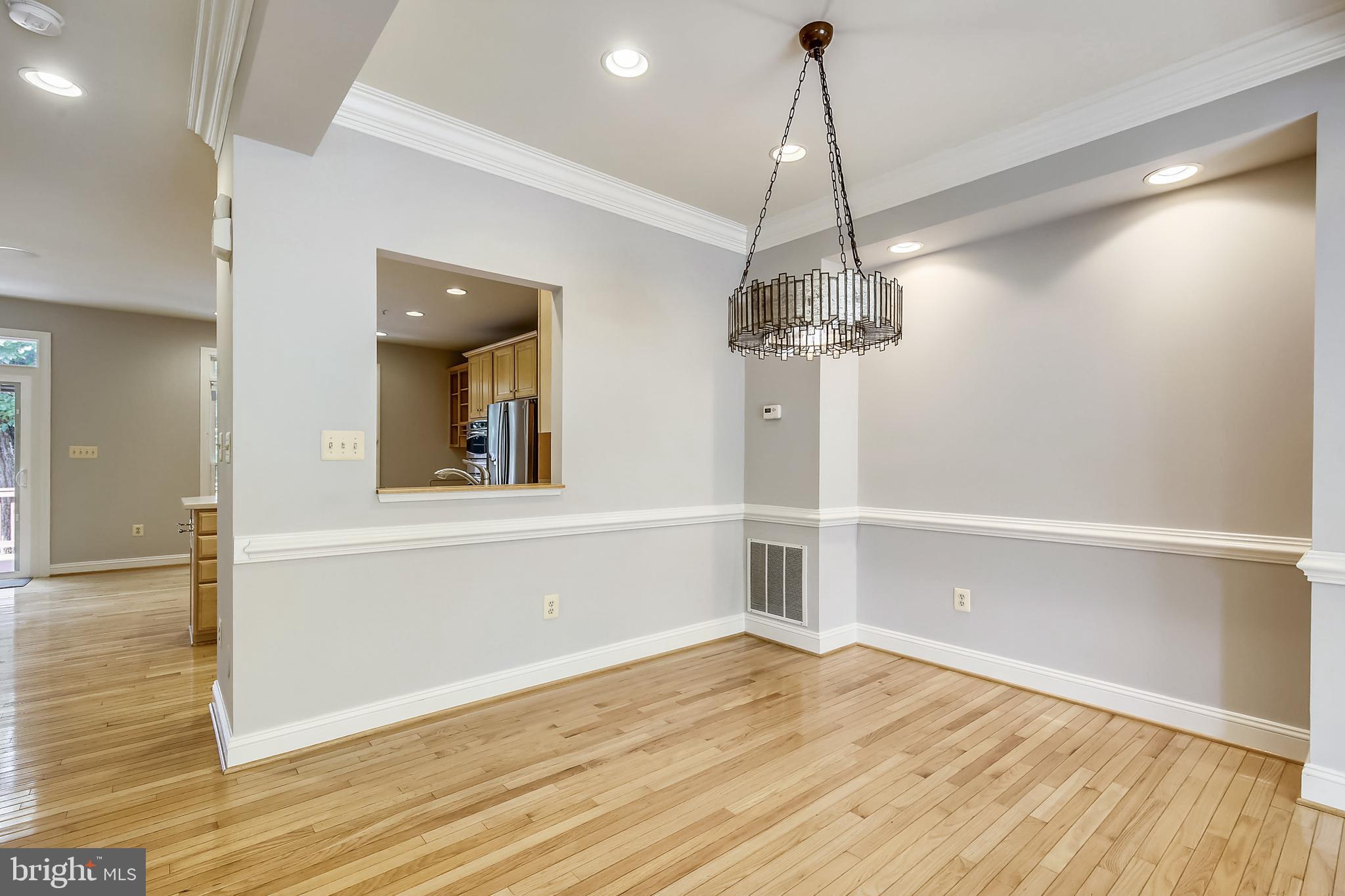 10555 Tuckerman Heights Circle North Bethesda, MD 20852 - Photo 8 of 66