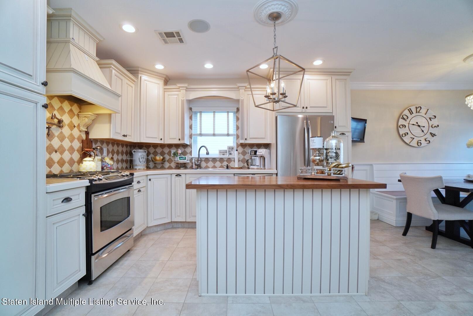 6 Waimer Place Staten Island, NY 10312 - Photo 25 of 69 Photo Nov 23, 12 02 11 PM