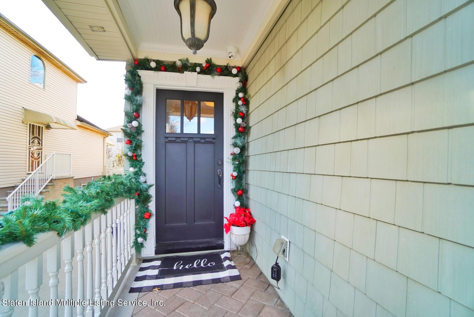 6 Waimer Place Staten Island, NY 10312 - Photo 7 of 69 Photo Nov 23, 11 49 52 AM