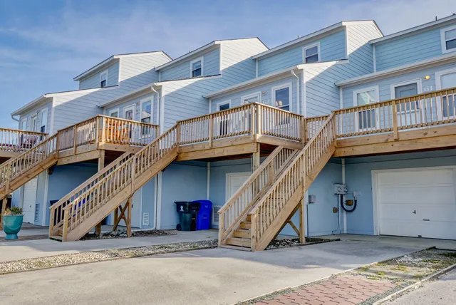 $1,950 | 62 Bermuda Landing Place, North Topsail Beach, NC 28460