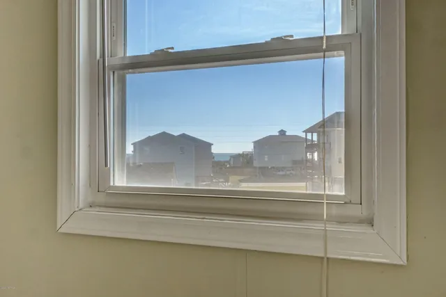 $1,950 | 62 Bermuda Landing Place, North Topsail Beach, NC 28460