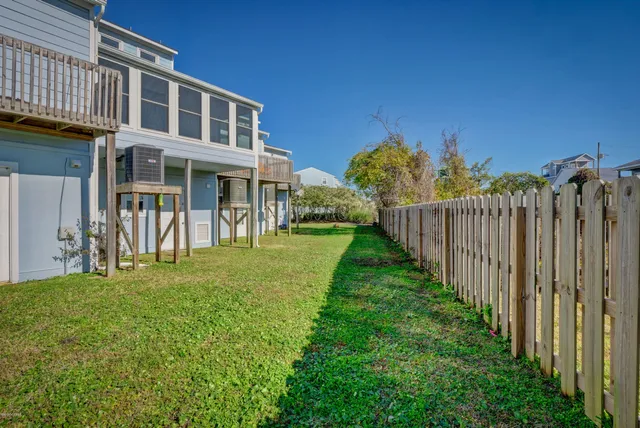 $1,950 | 62 Bermuda Landing Place, North Topsail Beach, NC 28460