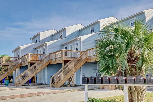 $1,950 | 62 Bermuda Landing Place, North Topsail Beach, NC 28460