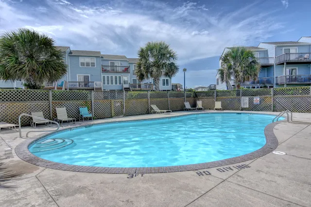 $1,950 | 62 Bermuda Landing Place, North Topsail Beach, NC 28460