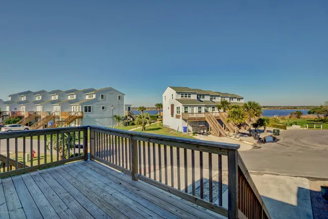 $1,950 | 62 Bermuda Landing Place, North Topsail Beach, NC 28460