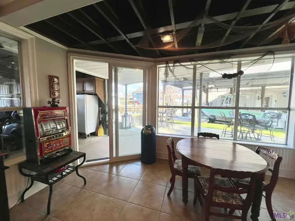 $314,900 | 32875 Rivergate Circle, Unit 1, Springfield, LA 70462