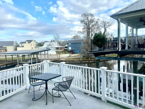 $314,900 | 32875 Rivergate Circle, Unit 1, Springfield, LA 70462