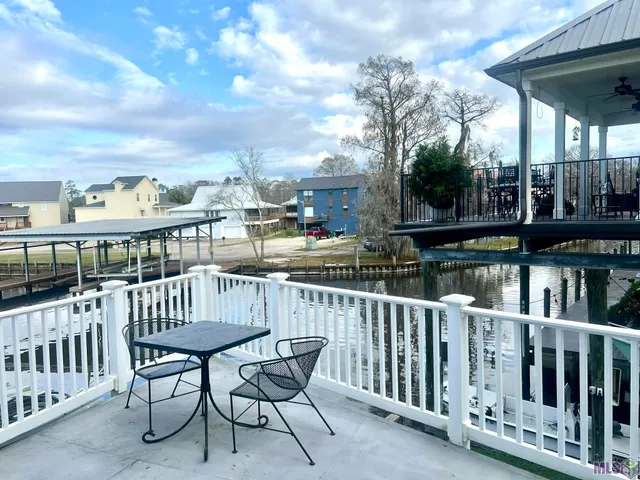 $315,000 | 32875 Rivergate Circle, Unit 1, Springfield, LA 70462