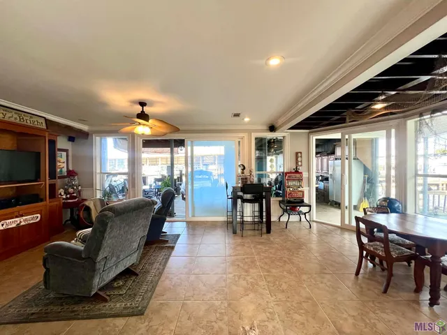 $315,000 | 32875 Rivergate Circle, Unit 1, Springfield, LA 70462