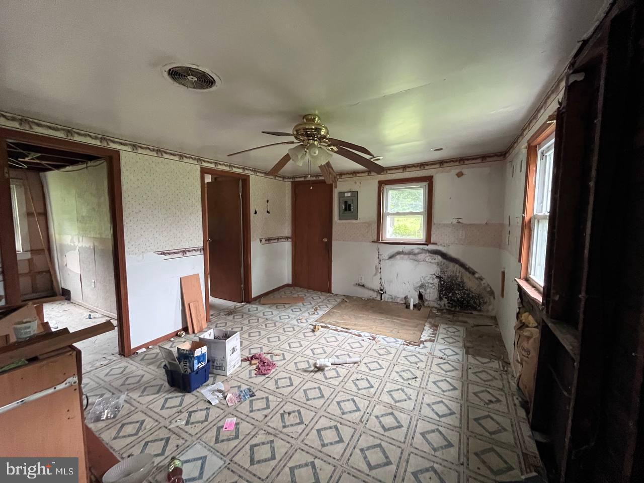 132 Thomas Road New Castle, PA 16101 - Photo 28 of 51