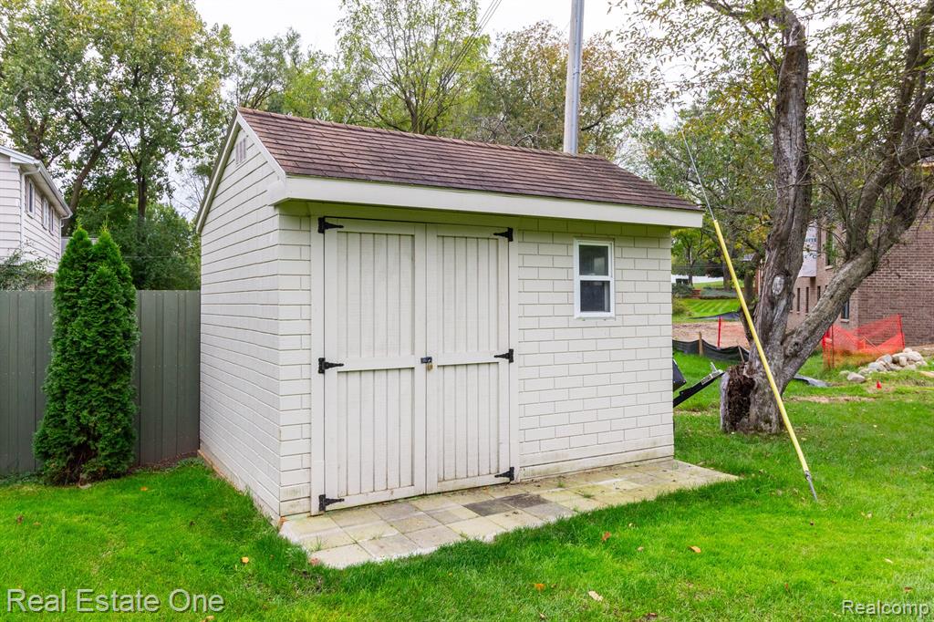 2331 Rusk Road Rochester Hills, MI 48306 - Photo 45 of 46