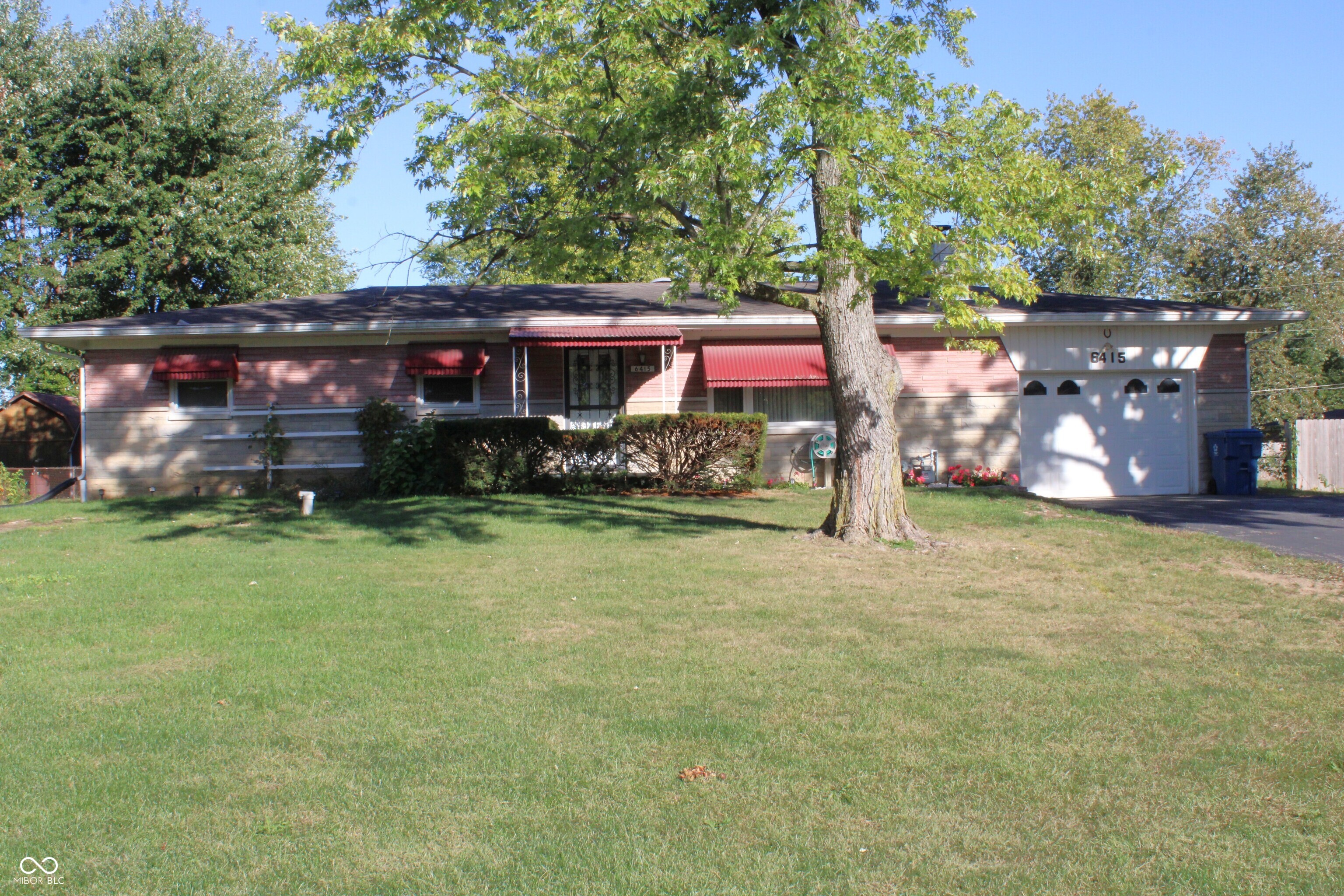 6415 Maple Lawn Road Indianapolis, IN 46241 - Photo 4 of 32