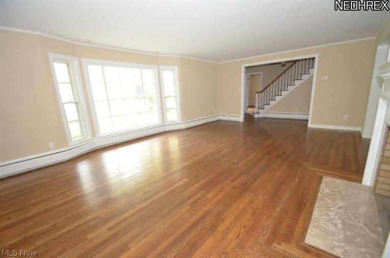1581 Clubside Road Lyndhurst, OH 44124 - Photo 9 of 21