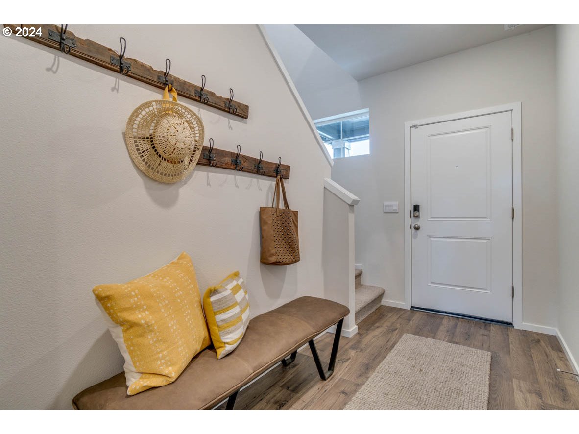 2797 U Street Springfield, OR 97477 - Photo 2 of 29 a view of entryway and hall with wooden floor