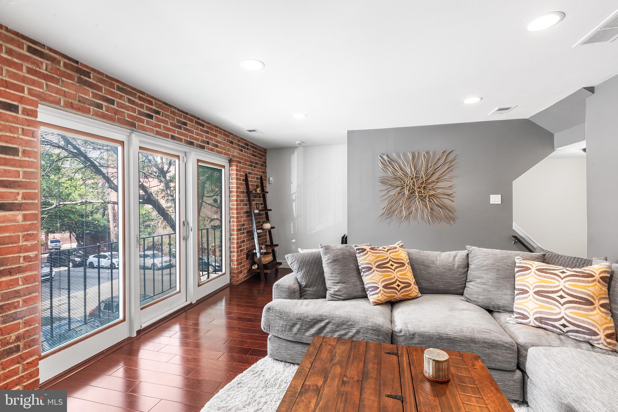 164 North 22nd Street, Unit B Philadelphia, PA 19103 - Photo 4 of 26