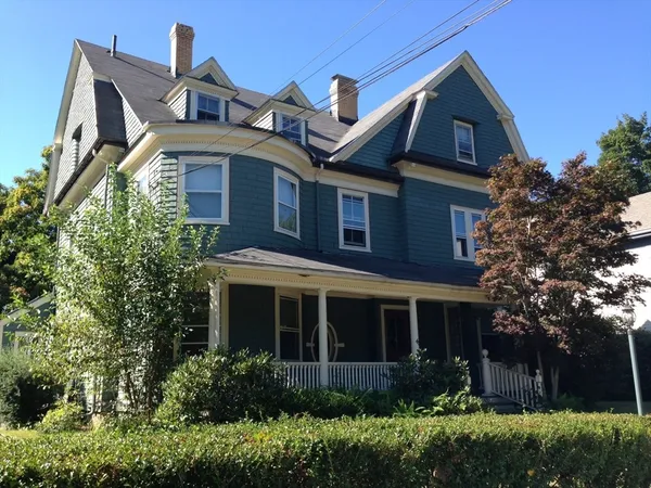 $3,100 | 40 Washington Park, Unit 2, Newton, MA 02460