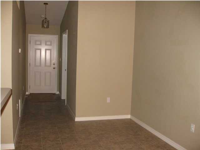 305 Seclusion Boulevard Crestview, FL 32536 - Photo 3 of 12